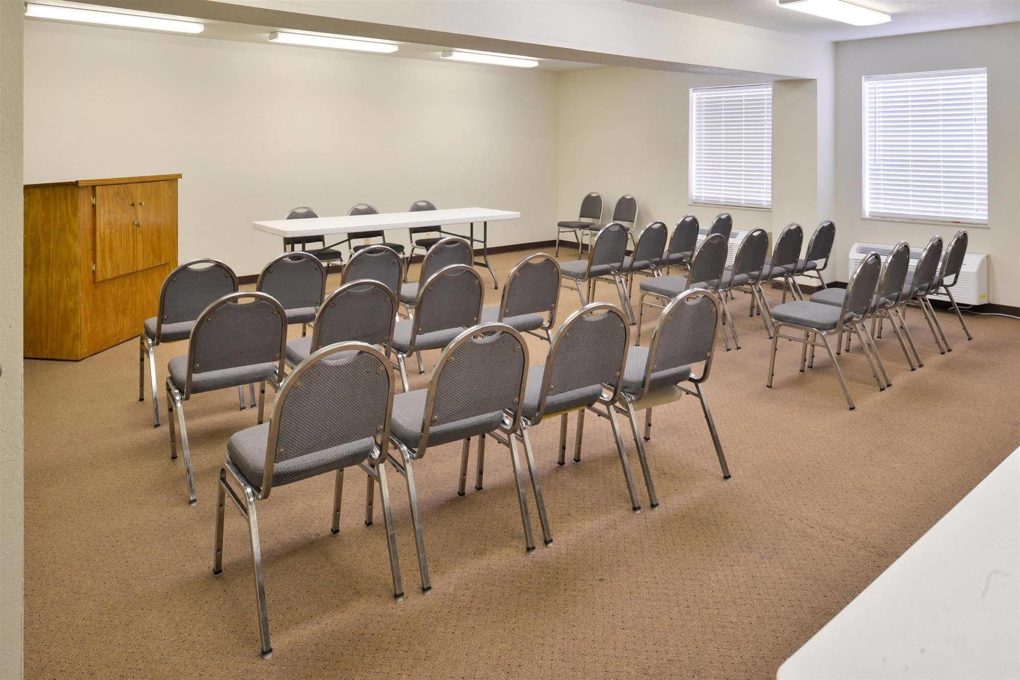 Americas Best Value Inn Smackover Exterior photo